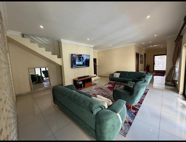 4 BEDROOM HOUSE FOR SALE IN BLUE VALLEY GOLF ESTATE